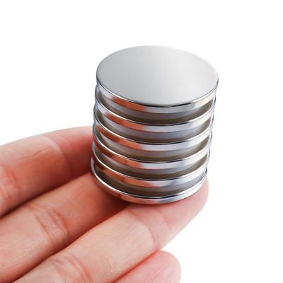 China Industrial permanent magnet ndfeb n35 n52 neodymium magnet material magnetic disc for sale