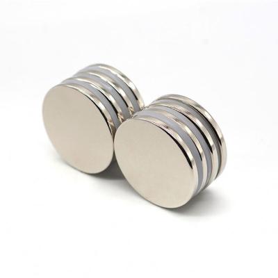 China Industrial Strong Neodymium Permanent Magnet Rare Earth Tiny Disc Magnet N52 Neodymium Magnet for sale