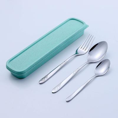 China Disposable Tableware portable spoon fork knife teaspoons travel cutlery set with wheat straw case luxury flatware set for sale