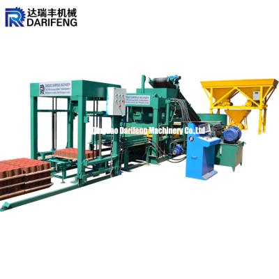 China QT4-18 hydraulic press block making machine automatic clay soil block making machine Te koop