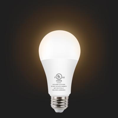 China Residential Easy To Install 8 Watt Auto Turn On Led Dusk To Dawn LED Light Bulb for sale