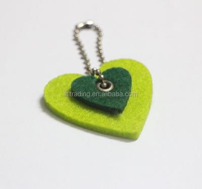 China Recyclable Custom Heart Shape Love Key Chain For Woman Wholesale Promotion Material Felt Key Chain for sale