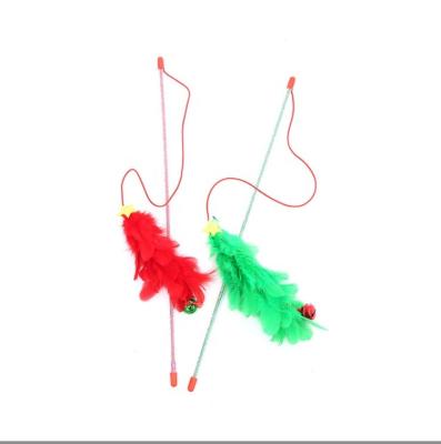 China Funny Red and Green Stocked Cat Toy Feather Wand Playing Puzzle Cat Stick Play Pet Christmas Tree Supplies for sale