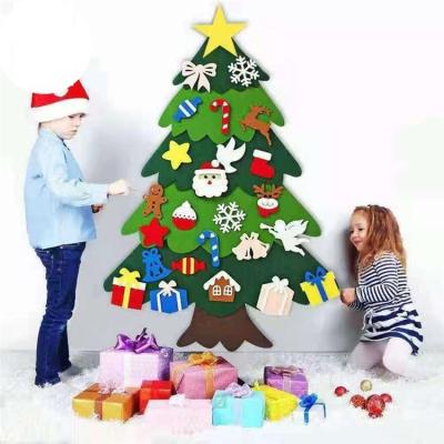 China Christmast Ornament DIY Ruled Christmas Tree Set With 26 Detachable Ornaments Christmas Gifts For Kids Door Hanging for sale