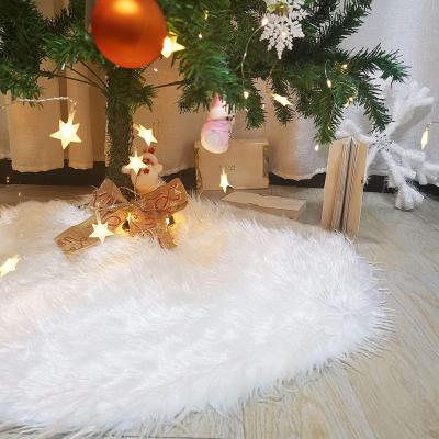 China Decoration etc Vlovelife 1pcs Holiday Piece 31 Inch Plush Christmas Tree Skirt Faux Fur White Tree Skirt for Xmas Tree Holiday Party New Year Decoration for sale