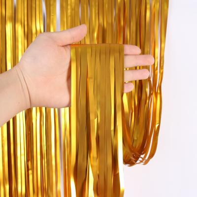 China New Party Decoration Hot Sale Christmas Decorations Braid Gold Silver Curtain Fringe For Birthday Party Fog Surface Background Decoration for sale