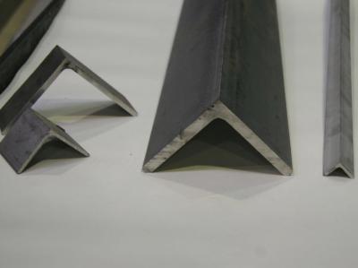 China Large Stock 201 202 304 316l 904l hot rolled Equal Unequal Stainless Steel Angle Bar for sale