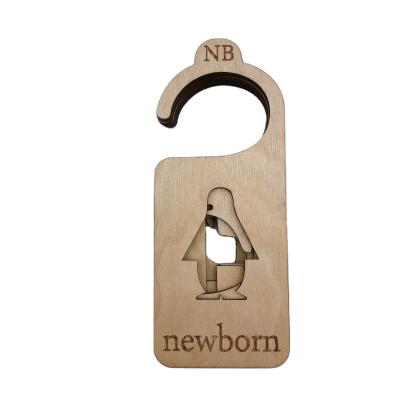 China Recyclable Model New Fashion Custom Design Baby Month Milestone Card Shooting Props Wooden Milestone Plaque for sale