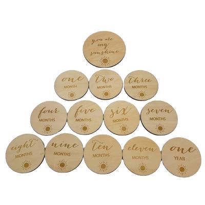 China Recyclable Hot Sale Classic Baby Shower Gift High Quality Environmentally Friendly Milestone Wooden Card for sale