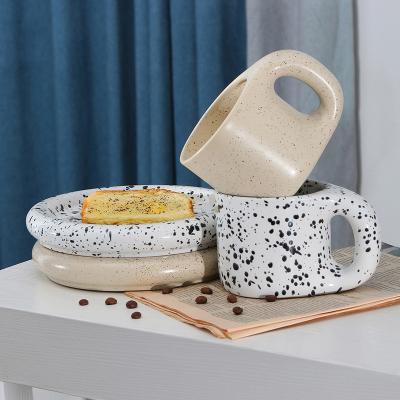 China Viable Creative Ink Splatter Design Customize Coffee Mugs Saucer Ceramic Coffee Cup With Big Ear Handle for sale