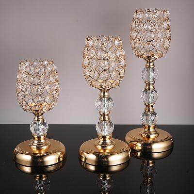 China Hot Sale Romantic Candlelight Gold Plated Delicate Wedding Table Centerpieces Candelabra Romantic Candlesticks For Home Decor for sale