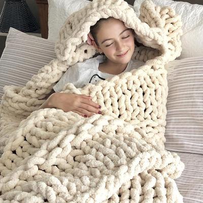 China PORTABLE Manufacturer Sales Chenille Pure Wool-acrylic Color Fabric White Fleece Throw Blanket for sale