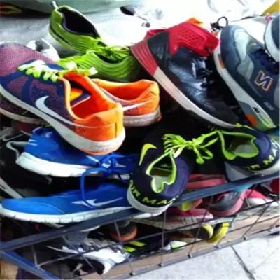 China Fashion Trend Mix Style Mix Color Men/Women/Kids Running Occasion Shoes Used Shoes Sneaker Shoes for sale