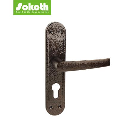 China Eastern European Market Easy Installation Door Handle Plate Small Lever Iron Plate With Rust Color for sale