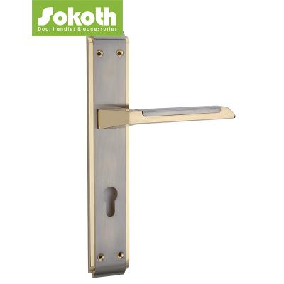 China Anti-corrosion high quality luxury zinc alloy door handle with long flat plate handle single door handle for sale