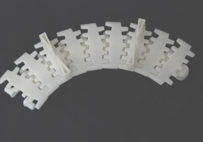 China Flexible conveyor chains LF83 flat top chains with cleats materials acetal acetal white for sale