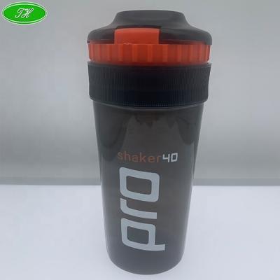 China 600ml Viable Plastic Rounded Protein Shaker Bottles With Locking Lid for sale