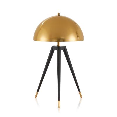 China Tieyi creative modern simple industrial decorative table lamp tripod modern designer table lamp for sale