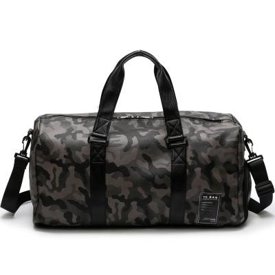 China Waterproof Customized Logo Sports Camouflage Outdoor Gym Bag Travel Tote Bag for sale