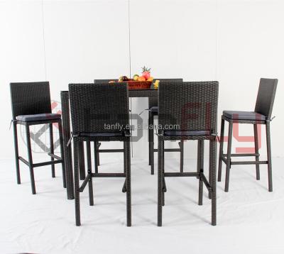 China Modern Patio Furniture Outdoor Rattan Bar Stools Bar Table And Chairs Set for sale