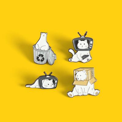 China Hot Selling ALLOY Cat With TV Metal Badge Clothing Accessories Animal Cute Popar Bear Brooches for sale