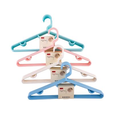 China PP Manufacturer Wholesale Hangers High Quality Custom CLASSIC Luxury Hangers for sale