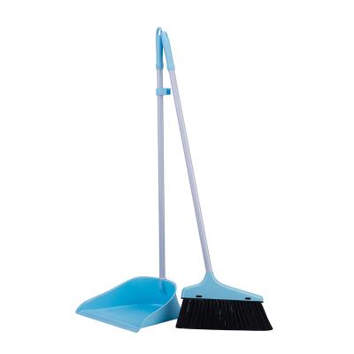 China Home Field Dustpan Garbage Manufacturing Factory Broom And Plastic Dustpan Set With Long Handle for sale