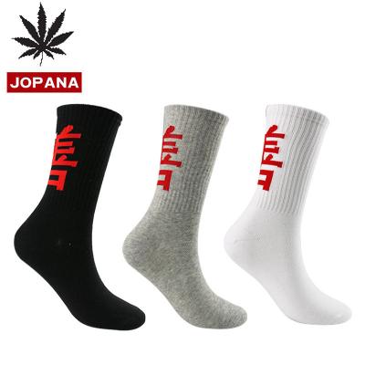 China Factory Custom Logo High Quality Sustainable Four Seasons Non Slip Mens Sport Socks for sale