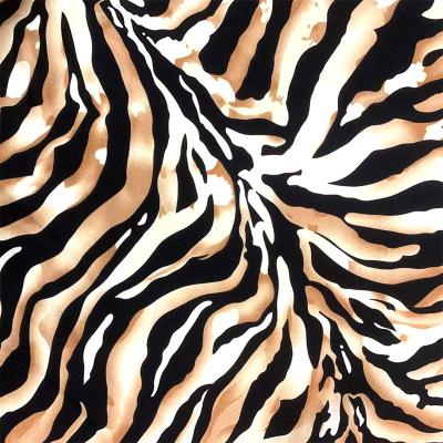 China Anti-static high quality soft silk chiffon fabric leopard digital printed 100% polyester fabric for sale