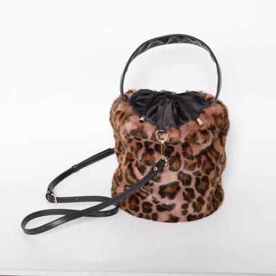 China Fashion Jtfur Fashion Leopard Print Shoulder Bag Soft Rabbit Fur Bag Cross - Body Bucket Bags for sale