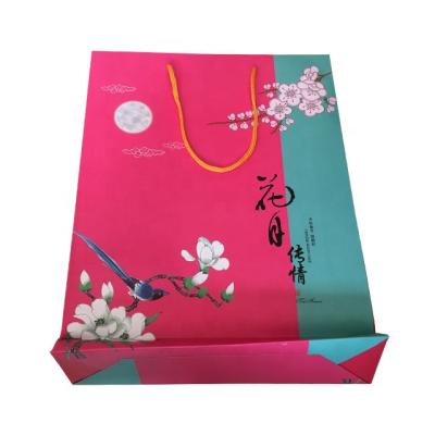 China OEM&ODM Recyclable Luxury Cardboard Printing Handle Shopping Gift Paper Bag for sale