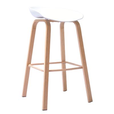 China New Design Bar Wooden Legs Modern Cheap Stackable Commercial Umpire Chair Tall White Plastic Bar Stools for sale