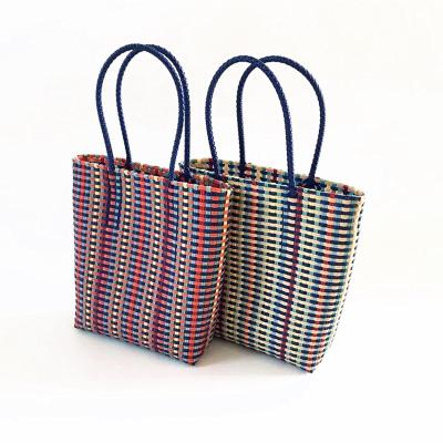 China Sustainable Handmade Stripe Weave Shopping Bag Plastic Beach Basket for sale