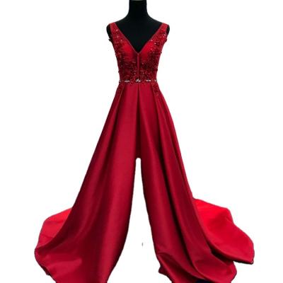 China Anti-Static Red Deep V Beading Wedding Dress With Long Tail for sale