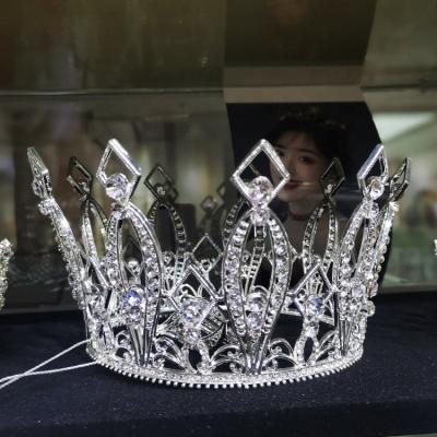 China Wedding Bride Hair Pins Wedding Luxury Silver Crown With Drop Earrings Two Piece Set For Wedding Bride Hairwear Popular Women Accessories for sale