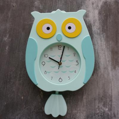 China With Low MOQ Pendulum Clock Plastic Bird Clock Of Pendulum Shape Bird Wall Function Plastic Clock Design for sale