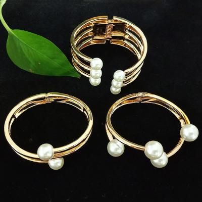 China 2021 New CLASSIC Women Hand Breslet New Girls Breslet Bracelet Set Custom Fancy Wholesale for sale