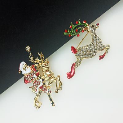 China Customization Ornaments 2021 Wholesale Cheap Custom Christmas Brooches Magnetic for sale