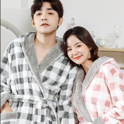 China Breathable Couples Bathrobe Coral Fleece Nightgown Comfortable Checkerboard Ladies Flannel Robe Set Long Sleeve Bathrobe Bademantel Mann for sale