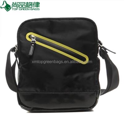 China Multifunctional Wholesale Laptop Bag Messenger Shoulder Bag Nylon Sling Bag For Man for sale