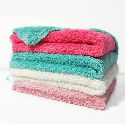 China Sustainable 30x40cm Coral Fleece Ultra Thick Fluffy Car Wash Waxing Microfiber Cloth for sale