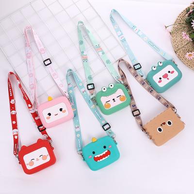 China Fashion cartoon pattern square bag little girls purses coin to pinch child small purses 2021 for sale