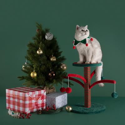 China Sustainable Themed Christmas Scratching Post With Ball Hanging Sisal Cat Climbing Scratch Tree Toy for sale