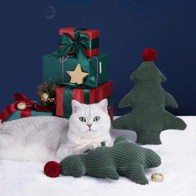 China 2021 Viable Pet Shop Cat Chewing Toy Pet Toys Christmas Tree Pillow Kitten Cat Chew Toys With Catnip for sale