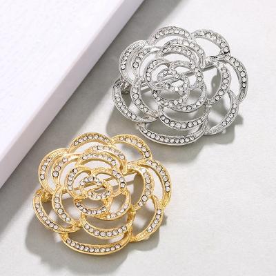 China Beautiful ALLOY Crystal Diamante Floral Garland Flower Brooches in Assorted Colors for Women or Wedding Decoration Jewelry for sale