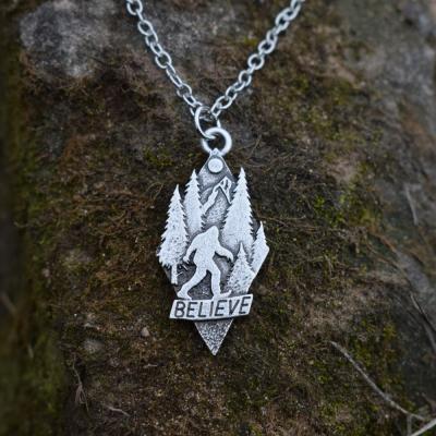 China CLASSIC Outdoor Fashionable Women Jewelry Bigfoot Mountain Bigfoot Antique Silver Plated Necklaces for sale