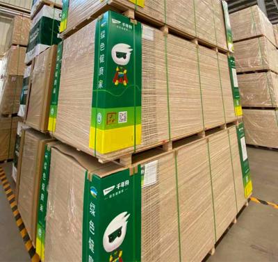 China 650 MDI 9/12/15/18/20mm Contemporary High Density Moisture Proof Formaldehyde Free Glue Pine OSB Board for sale