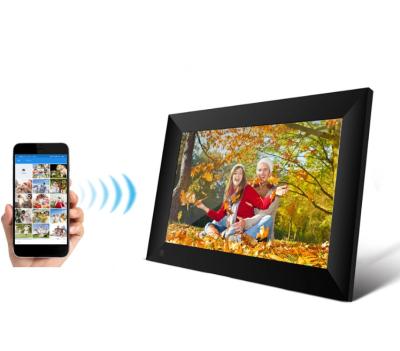 China Best of Wifi 2021 sell white plastic wifi 10 inch IPS digital photoframe with Frameo app for friends sharing pictures videos for sale