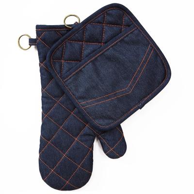 China High Quality Eco-Friendly Terry Lining Washed Denim Mitated Jeans Pattern Printed Microwave Oven Mitt Quilted Kitchen Oven Gloves for sale