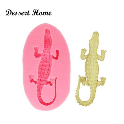 China DH0028 DIY Crocodile Cake Design Silicone Mold Viable Cake Decorating Tools Clay Molds Resin Molds for sale